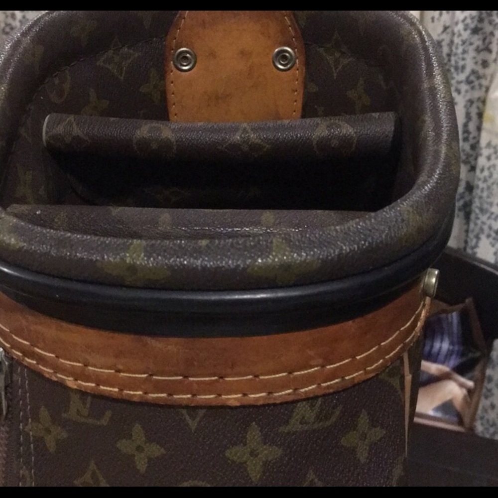Louis Vuitton Golf Bag - Picture 8 of 8